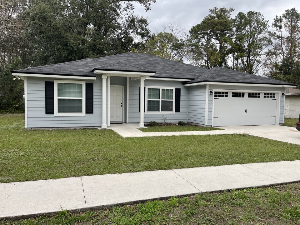 2335 Johnson Ave in Jacksonville, FL - Building Photo