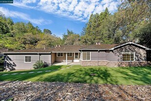 553 Miner Rd in Orinda, CA - Building Photo