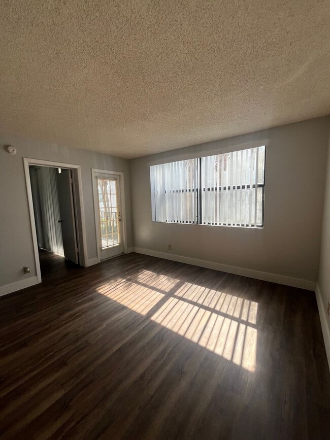 728 Executive Center Dr in West Palm Beach, FL - Building Photo - Building Photo