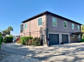 5593 Briarcliff Rd in Ft. Myers, FL - Building Photo