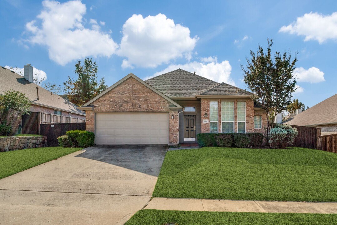 3408 Hidden Valley Dr in Plano, TX - Foto de edificio