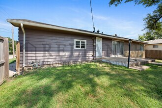 8403 E Gilbert St in Wichita, KS - Building Photo - Building Photo