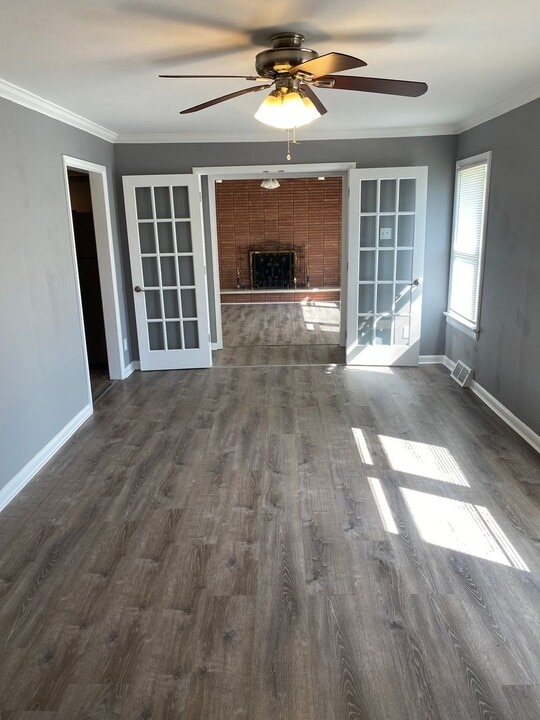 7 Orchard Dr in Florissant, MO - Building Photo
