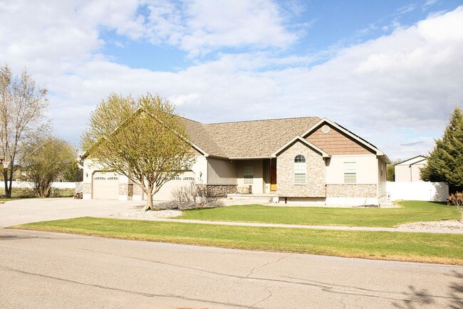 property at 561 Twisted Willow