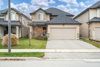 104 Davinci Blvd in Hamilton, ON - Building Photo - Building Photo