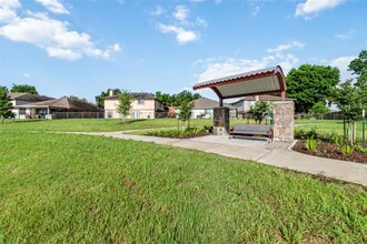 22818 W Waterlake in Richmond, TX - Building Photo - Building Photo