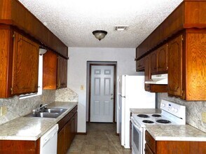 407 SW Forest Pl in Lawton, OK - Building Photo - Building Photo