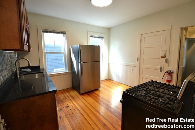 82 Montebello Rd in Boston, MA - Building Photo - Building Photo