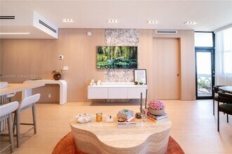 20 Island Ave in Miami Beach, FL - Building Photo - Building Photo