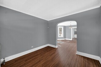 72 E 136th St in Riverdale, IL - Building Photo - Building Photo