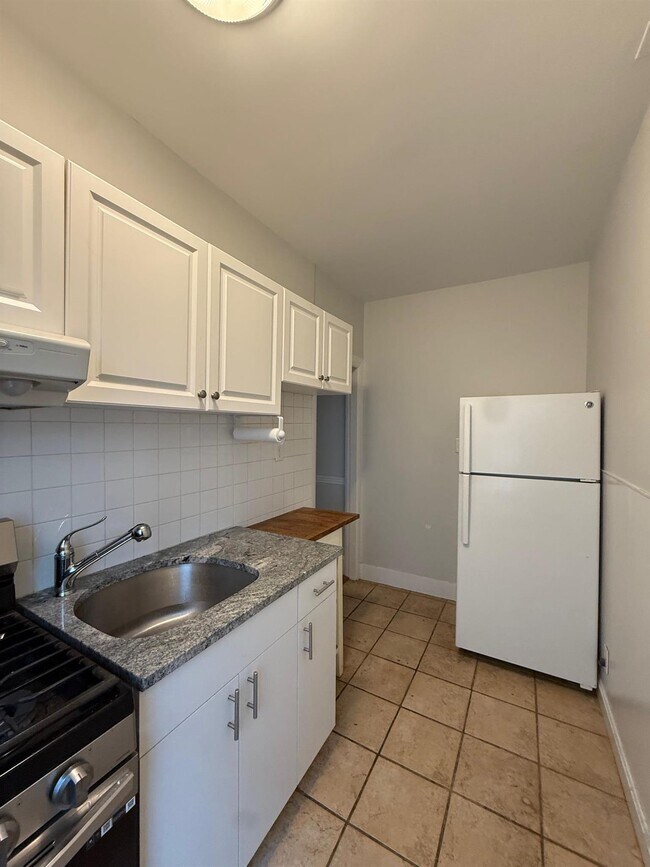 69 Raymond Ave, Unit 1 in Somerville, MA - Building Photo - Building Photo