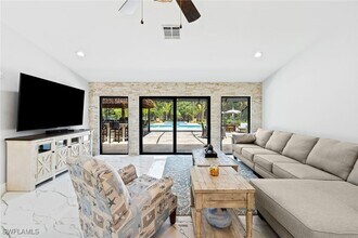 1890 Oakes Blvd in Naples, FL - Building Photo - Building Photo