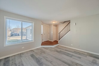 2722 Wilshire Ct in Aurora, IL - Building Photo - Building Photo