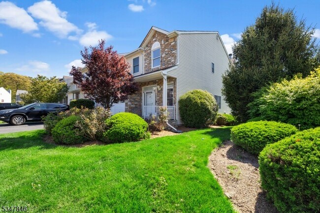 113 Summerhill Dr in Morris Plains, NJ - Building Photo - Building Photo