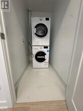 5105 Hurontario St in Mississauga, ON - Building Photo - Building Photo