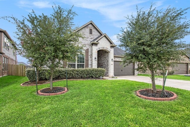 property at 18911 Cypress Bay Dr
