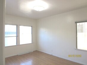 5640 W 6th St, Unit 1 in Los Angeles, CA - Building Photo - Building Photo