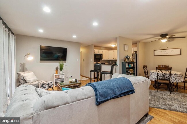 property at 2103 Woodhollow Dr