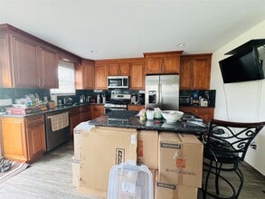 6 Guilfoy St in Glen Cove, NY - Building Photo - Building Photo