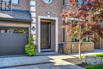 16 Woodland Trail Ct in Vaughan, ON - Building Photo - Building Photo