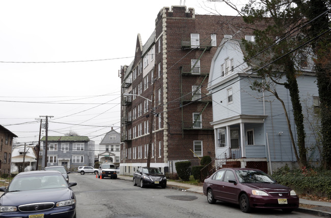 375-379 Sanford Ave in Newark, NJ - Building Photo - Building Photo