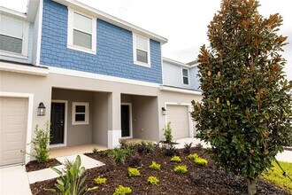 7649 WATERSCAPE Dr in Groveland, FL - Building Photo - Building Photo
