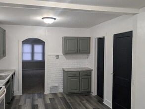 922 Burdette St in Mishawaka, IN - Building Photo - Building Photo