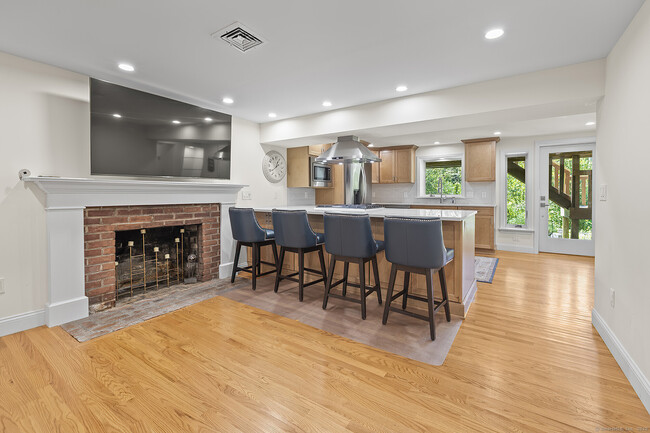 111 Great Hill Rd in Ridgefield, CT - Building Photo - Building Photo