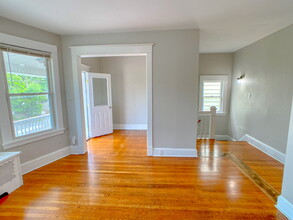 544 Hudson Ave, Unit Apartment 2 in Albany, NY - Building Photo - Building Photo