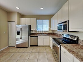 9573 SW Flowermound Cir in Port St. Lucie, FL - Foto de edificio - Building Photo