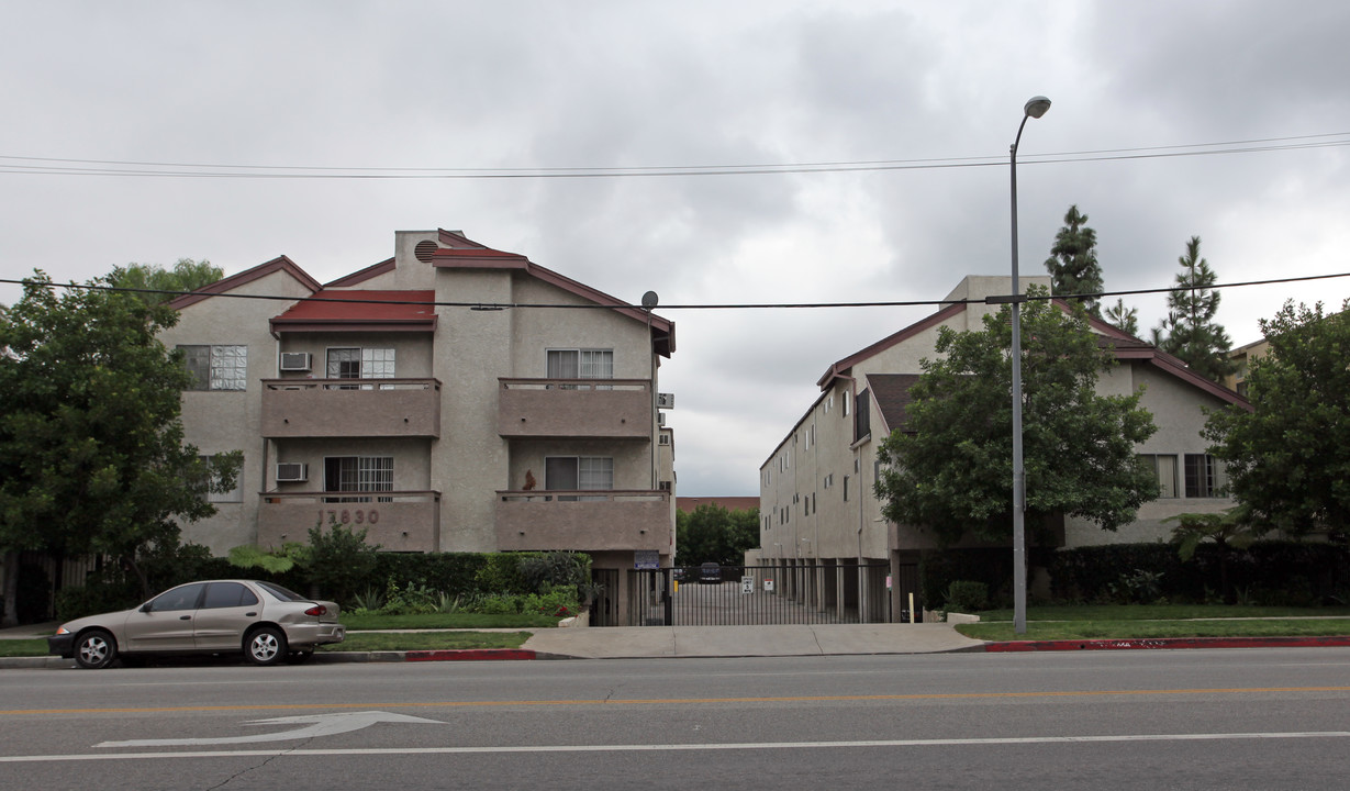 Lassen Building in Northridge, CA - Building Photo