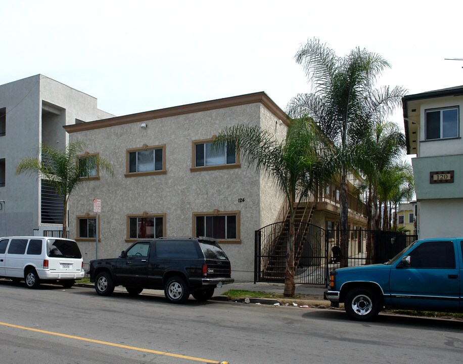 10 Units + 1 Non-conforming Unit in Long Beach, CA - Building Photo