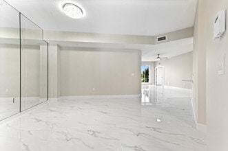 12510 Crystal Pointe Dr in Boynton Beach, FL - Building Photo - Building Photo