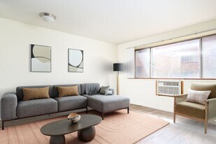 2001 Bryant Ave S in Minneapolis, MN - Building Photo