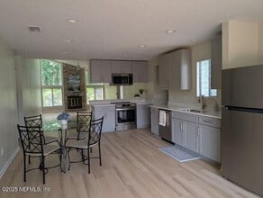 4515 Carolyn Cove Ln N in Jacksonville, FL - Building Photo - Building Photo