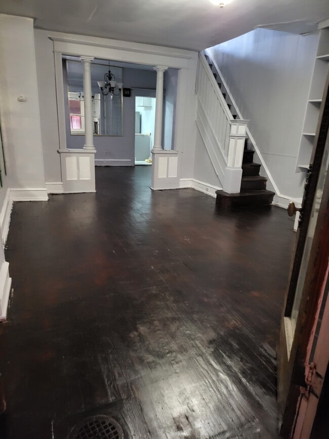 property at 643 N Peach St