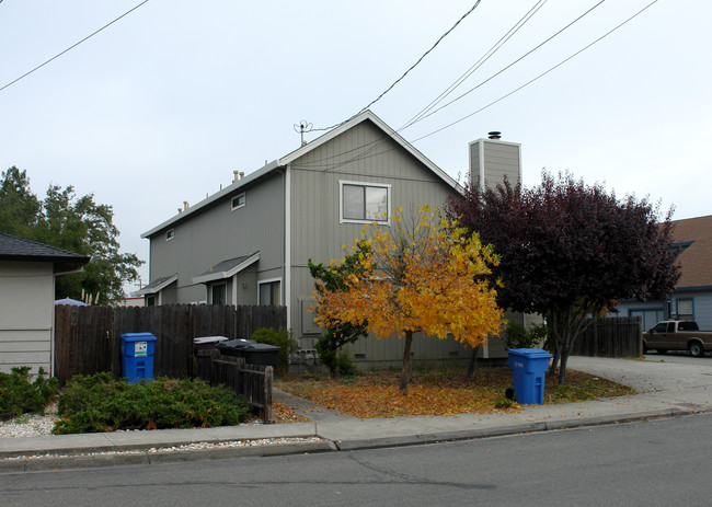 1125 Butte Ct in Santa Rosa, CA - Building Photo - Building Photo