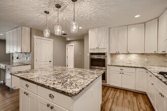 Beautifully updated Northwood home near No in San Antonio, TX - Foto de edificio - Building Photo