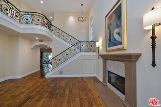 12207 Cantura St in Los Angeles, CA - Building Photo - Building Photo