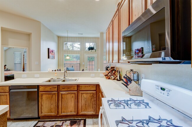 9022 Westwillow Dr