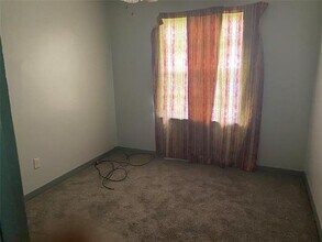 215 Satinwood Dr in Dallas, TX - Building Photo - Building Photo