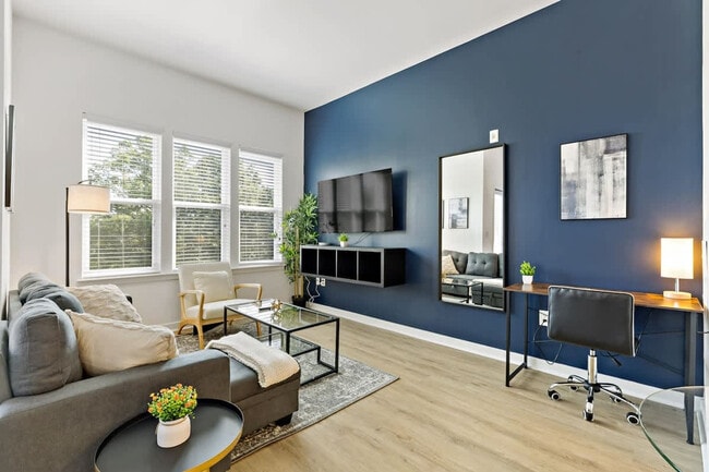 205 S Kings Dr in Charlotte, NC - Building Photo - Building Photo
