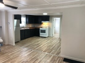 160 W 6th St, Unit 160 W 6th St Oswego in Oswego, NY - Building Photo