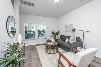 211 Cache Ct in Charleston, SC - Building Photo - Building Photo