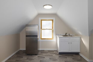 17 Juliustown Rd in Browns Mills, NJ - Building Photo