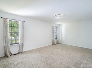 804 Timber Oaks Rd in Edison, NJ - Building Photo - Building Photo