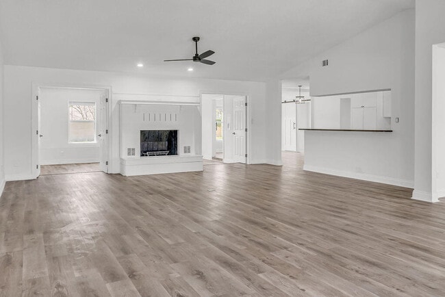 2115 Stallion Rd in Gonzalez, FL - Building Photo - Building Photo