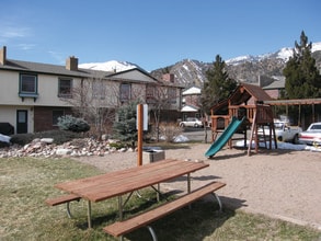 Village Green Apartments in Glenwood Springs, CO - Building Photo - Building Photo