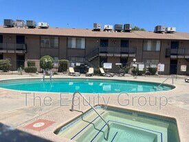 3535 W Campus Ave. in Visalia, CA - Building Photo