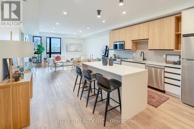 property at 4390 Hillview Dr